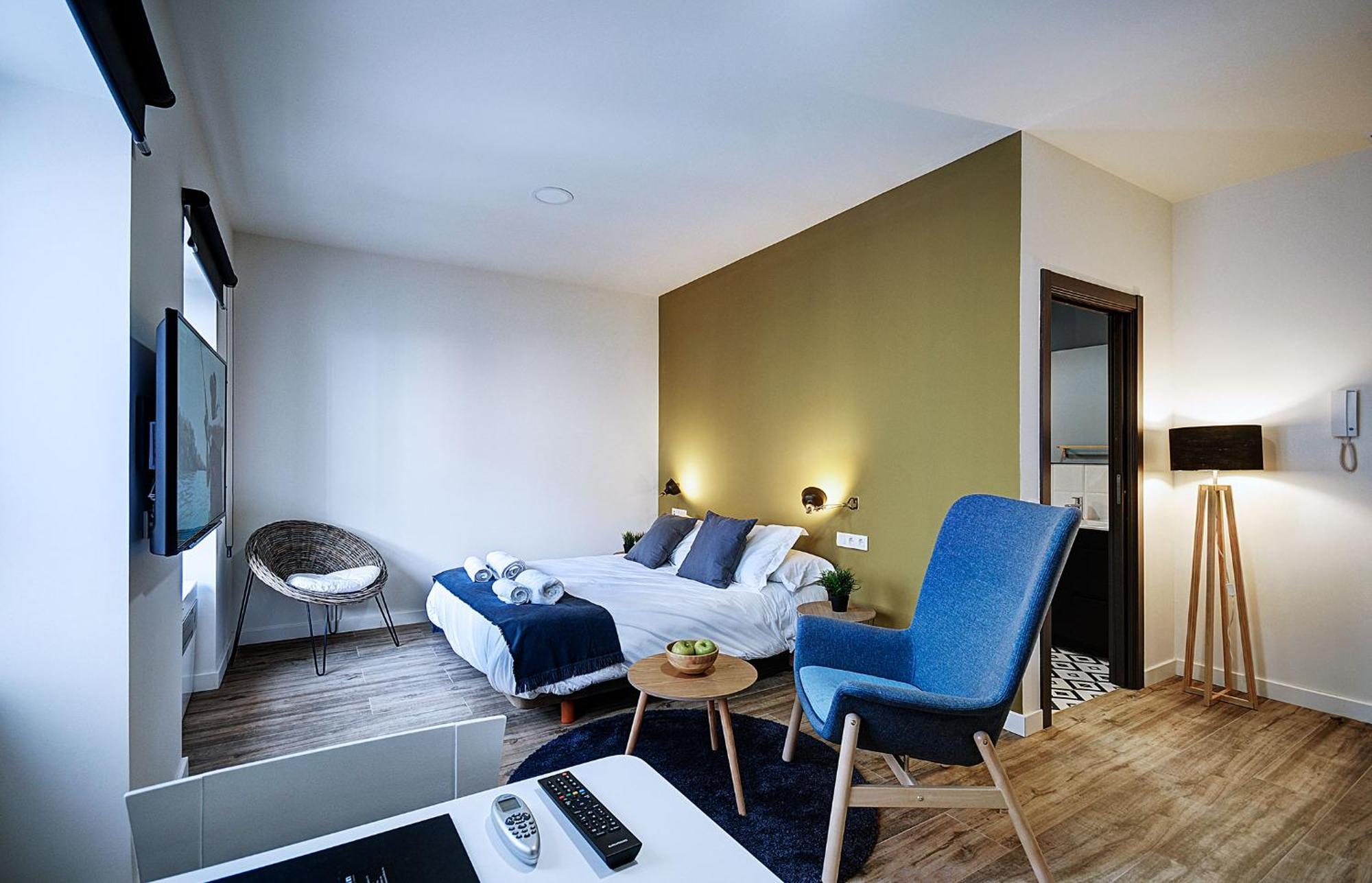 Apartamentos Al-Qazeres Luxury La Concepcion กาเซเรส ภายนอก รูปภาพ