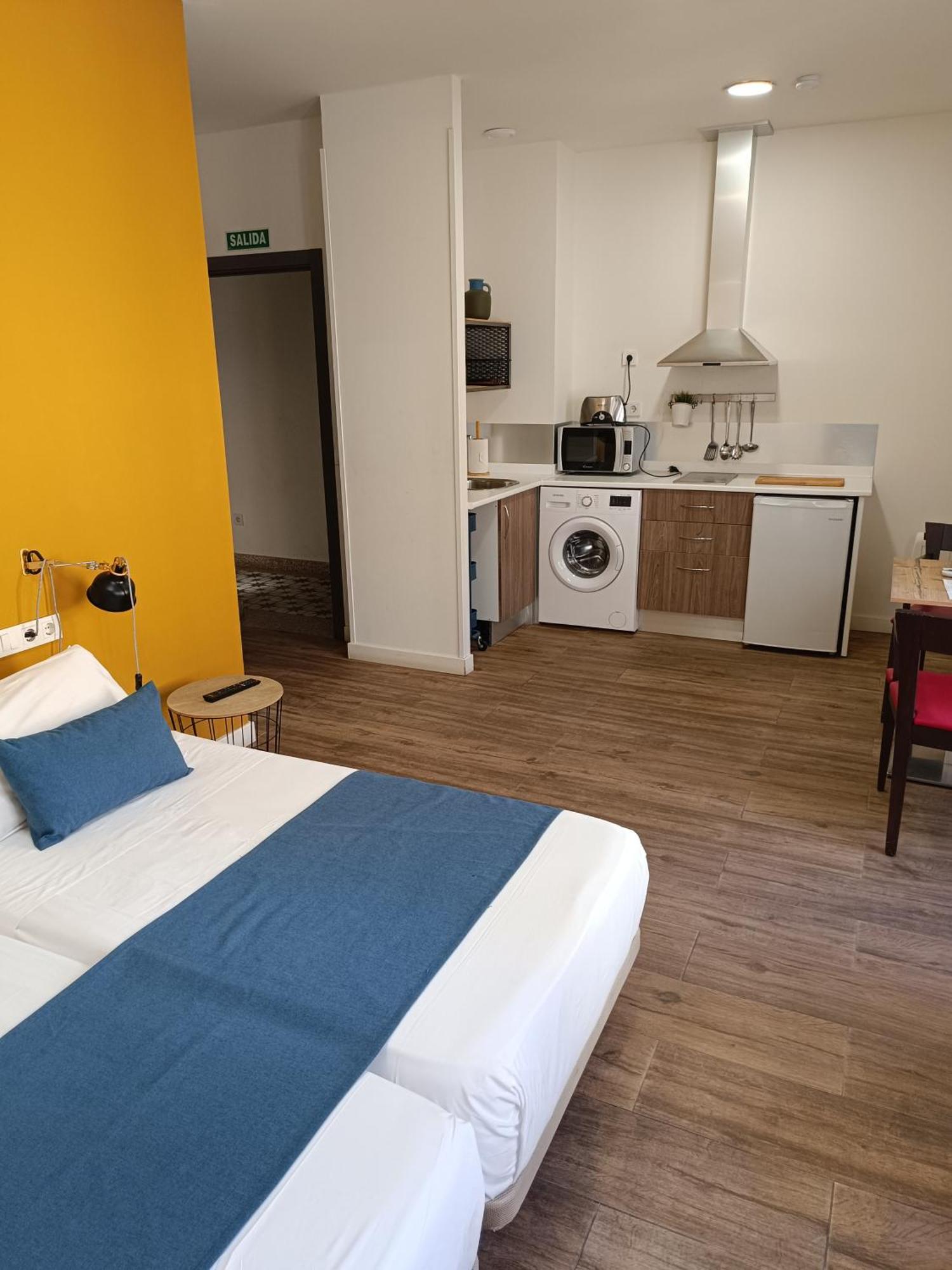 Apartamentos Al-Qazeres Luxury La Concepcion กาเซเรส ภายนอก รูปภาพ