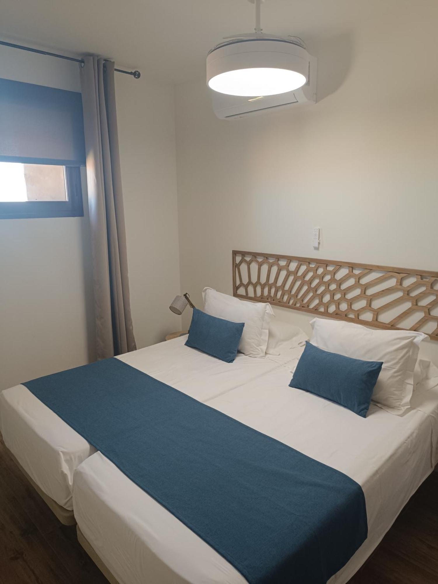 Apartamentos Al-Qazeres Luxury La Concepcion กาเซเรส ภายนอก รูปภาพ