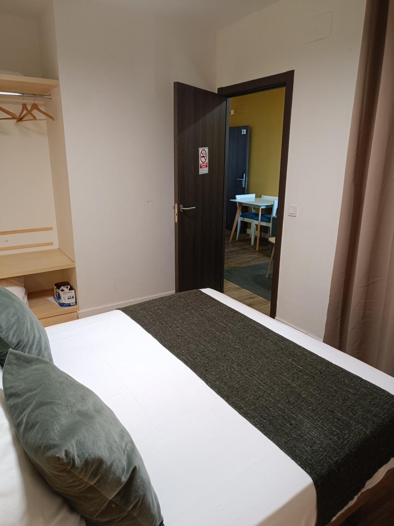 Apartamentos Al-Qazeres Luxury La Concepcion กาเซเรส ภายนอก รูปภาพ