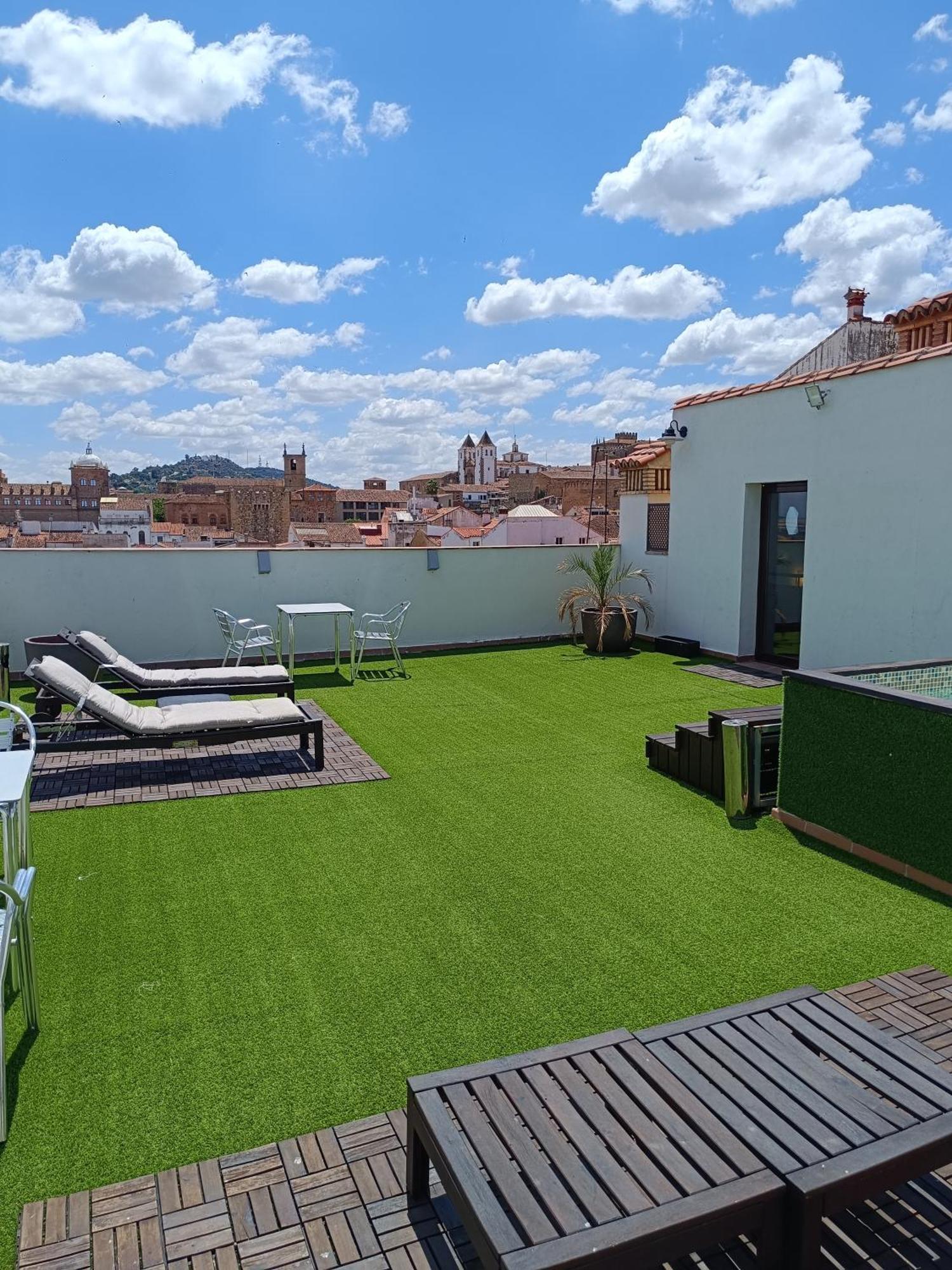 Apartamentos Al-Qazeres Luxury La Concepcion กาเซเรส ภายนอก รูปภาพ