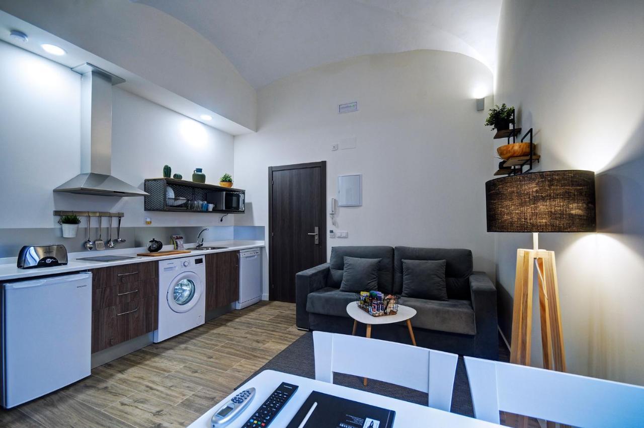 Apartamentos Al-Qazeres Luxury La Concepcion กาเซเรส ภายนอก รูปภาพ