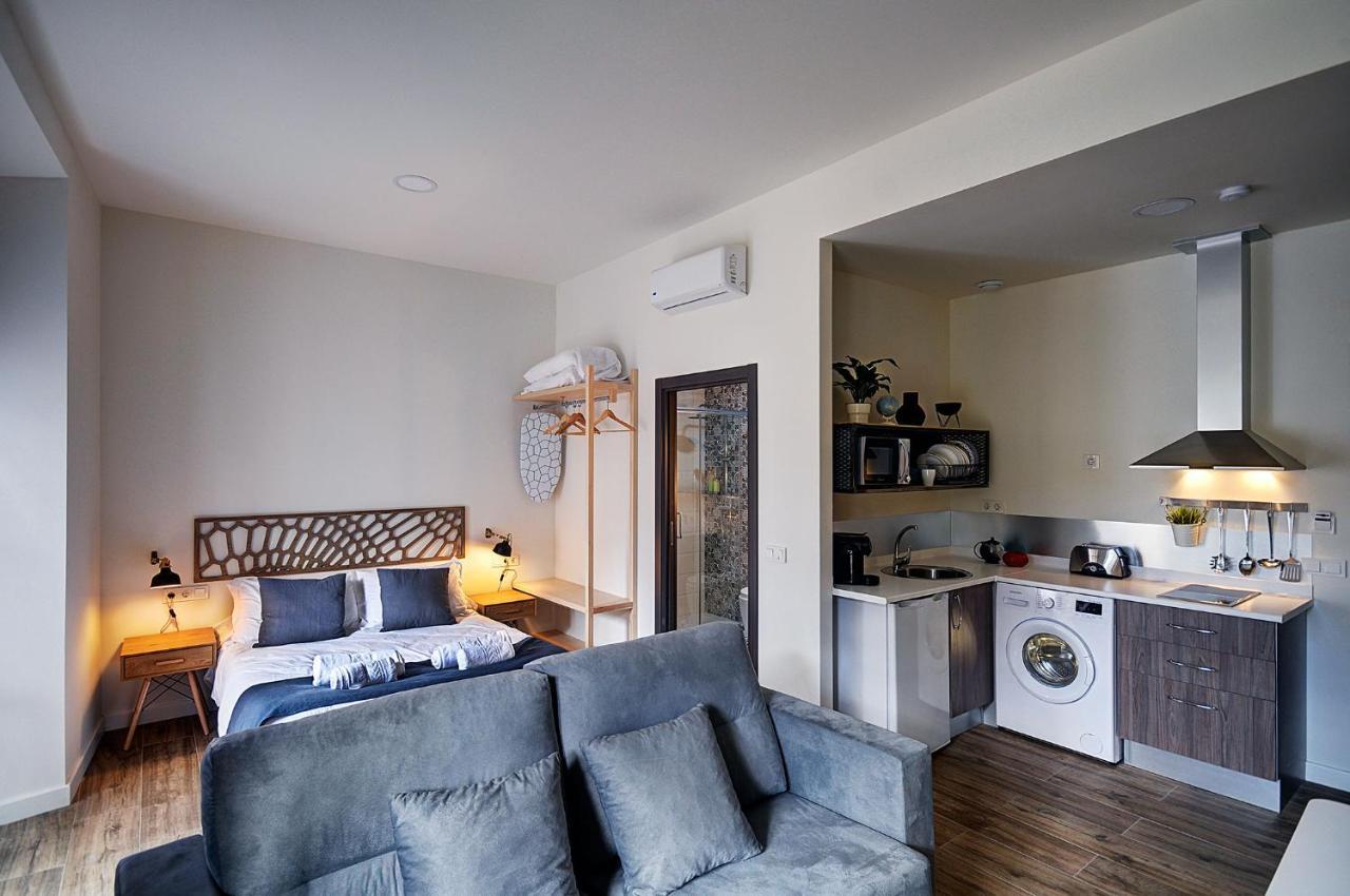 Apartamentos Al-Qazeres Luxury La Concepcion กาเซเรส ภายนอก รูปภาพ